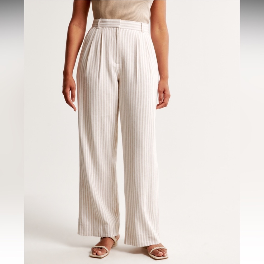 Curve Love A&F Sloane Tailored
Linen-Blend Pant- Abercrombie